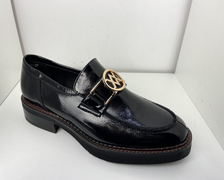 Mokasyny damskie Karino skóra 3940/090 Czarny lakier