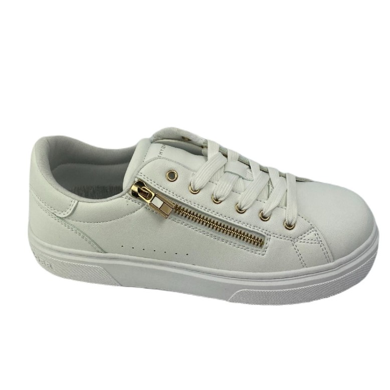 Tommy-32698-4.jpg