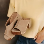 Klapki damskie Karino 6072/001 beżowe-3