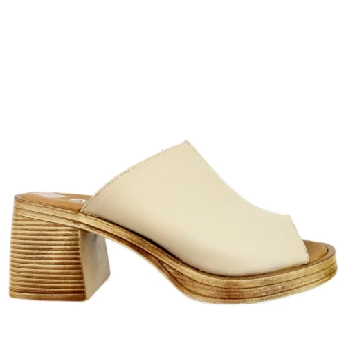 Klapki damskie Artiker 58C3109 beżowe